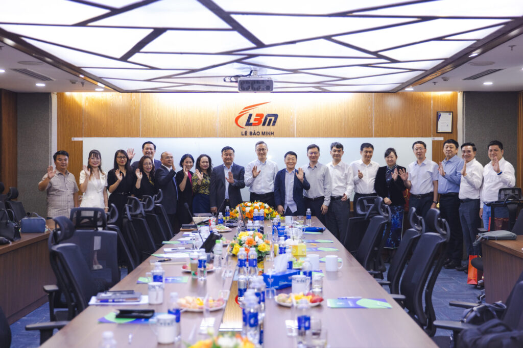Tổ chức Chương trình chào mừng Cục Dữ liệu Quốc gia Trung Quốc đến thăm và làm việc với Viện Kinh tế Xanh và Tập đoàn Lê Bảo Minh Tổ chức Chương trình chào mừng Cục Dữ liệu Quốc gia Trung Quốc đến thăm và làm việc với Viện Kinh tế Xanh và Tập đoàn Lê Bảo Minh
