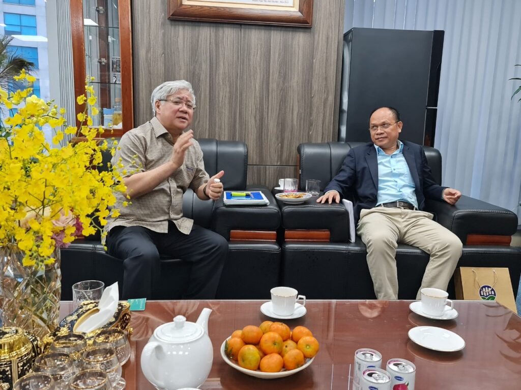 Thực hiện đề án “Phát triển chuỗi giá trị dược liệu gắn với kinh tế rừng bền vững vùng Tây Nguyên” (2021) Thực hiện đề án “Phát triển chuỗi giá trị dược liệu gắn với kinh tế rừng bền vững vùng Tây Nguyên” (2021)